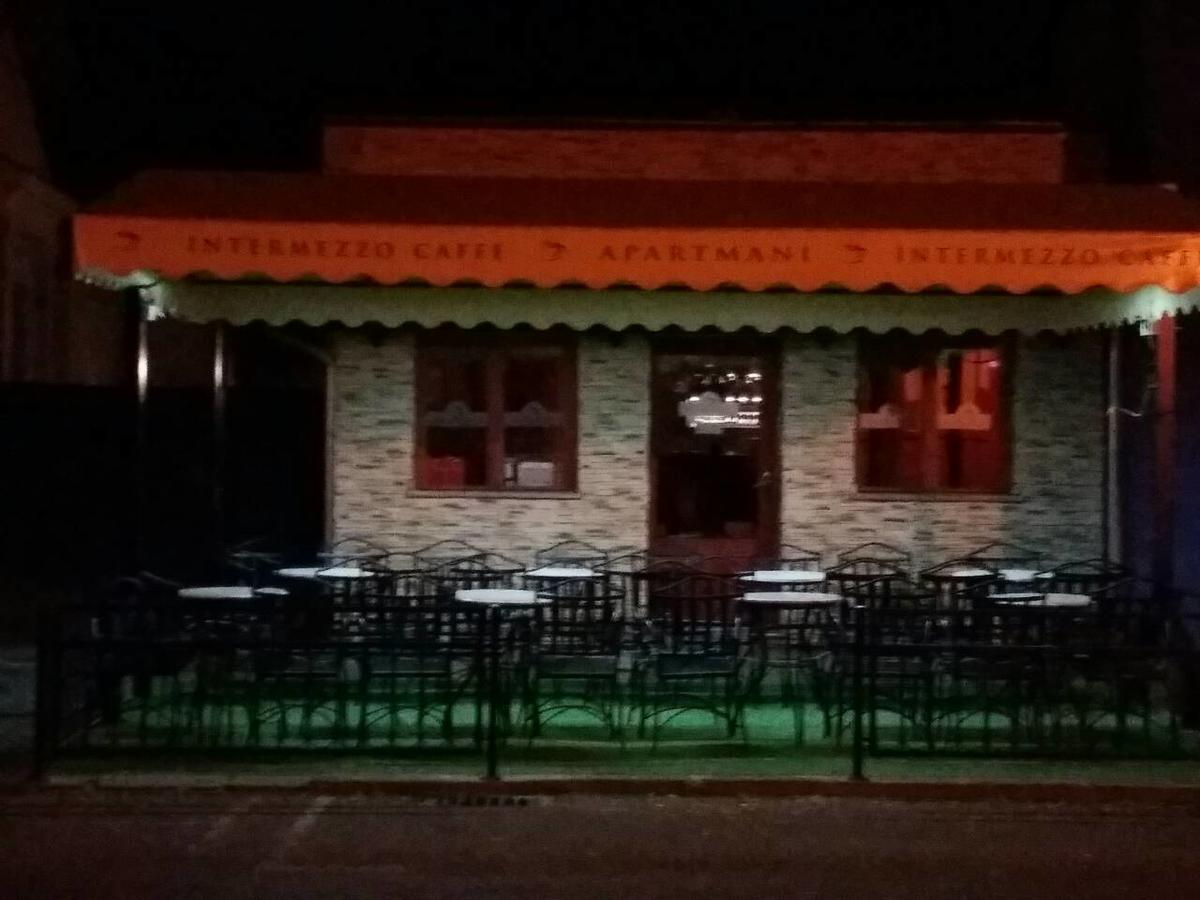 Bed&Breakfast Intermezzo Caffe Kikinda Exterior photo